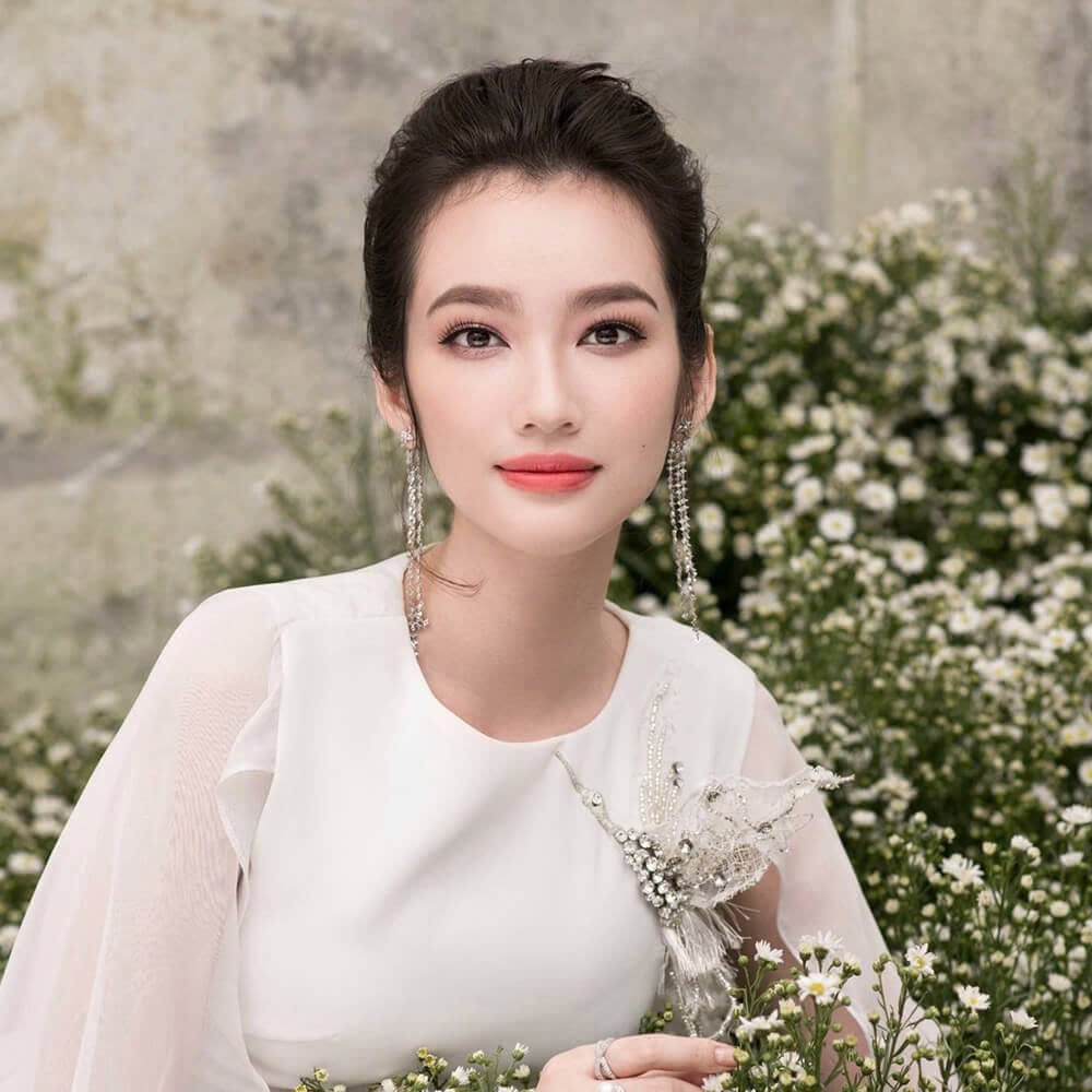 Model Truc Diem appears in Victoria's Secret casting video